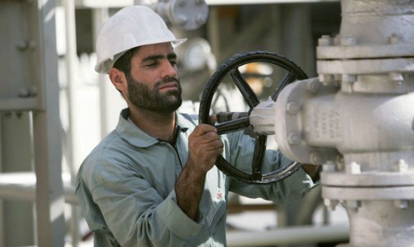 Иран увеличит экспорт нефти в ответ на санкции США