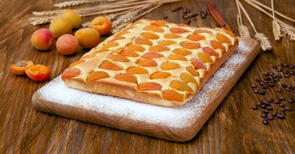 Пирог с абрикосами в духовке